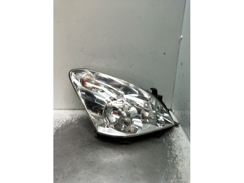 Recambio de faro derecho para toyota corolla verso (zer_, zze12_, r1_) 2.0 d-4d (cur10_) referencia OEM IAM   2004