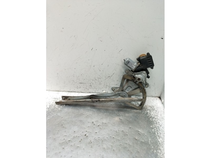 Recambio de elevalunas delantero derecho para toyota corolla verso (zer_, zze12_, r1_) 2.0 d-4d (cur10_) referencia OEM IAM 9972