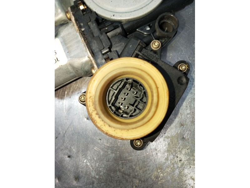 Recambio de elevalunas delantero derecho para toyota corolla verso (zer_, zze12_, r1_) 2.0 d-4d (cur10_) referencia OEM IAM 9972