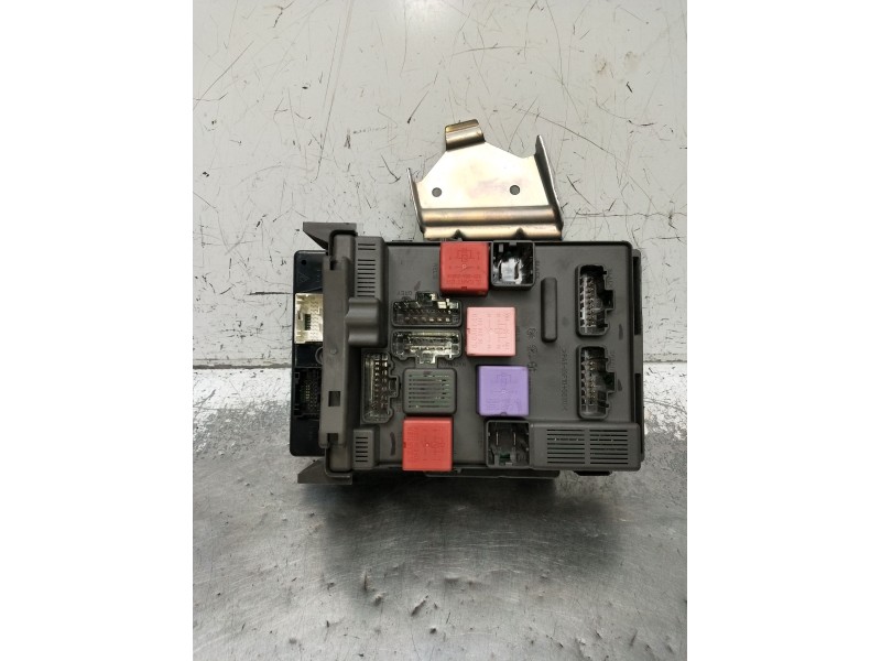 Recambio de caja reles / fusibles para renault espace iv (jk0/1_) 2.0 dci (jk02, jk03) referencia OEM IAM 8200692826 8200645926 