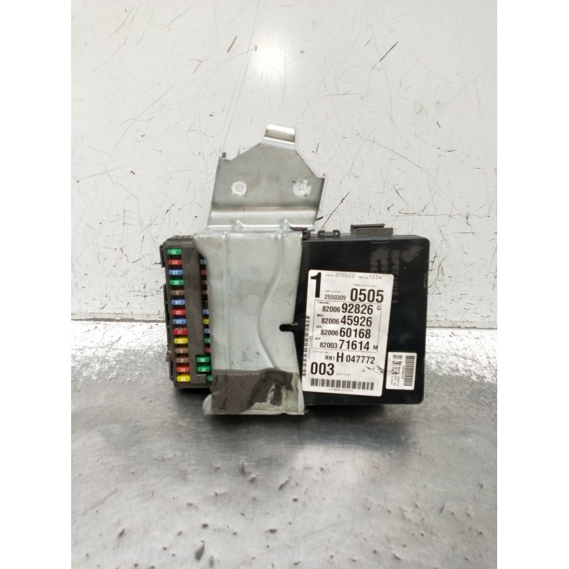Recambio de caja reles / fusibles para renault espace iv (jk0/1_) 2.0 dci (jk02, jk03) referencia OEM IAM 8200692826 8200645926 