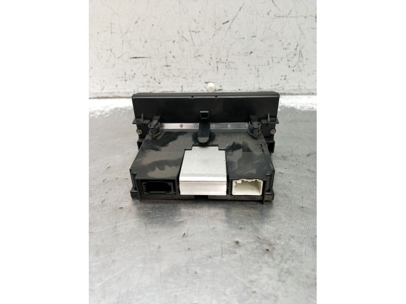 Recambio de pantalla multifuncion para volvo c30 (533) 1.6 d referencia OEM IAM 30797719 69199100 2007