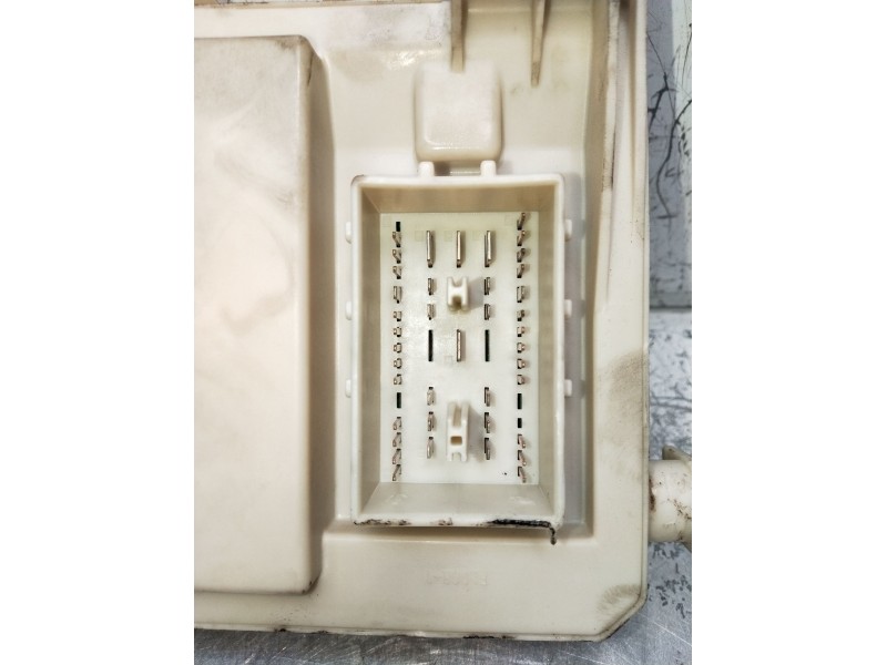 Recambio de caja reles / fusibles para volvo c30 (533) 1.6 d referencia OEM IAM 31268178  2007