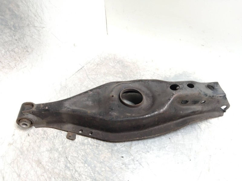 Recambio de brazo suspension inferior trasero derecho para ssangyong rodius 2.7 turbodiesel cat referencia OEM IAM   