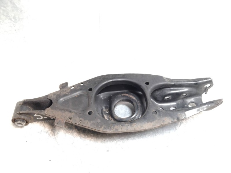 Recambio de brazo suspension inferior trasero derecho para ssangyong rodius 2.7 turbodiesel cat referencia OEM IAM   