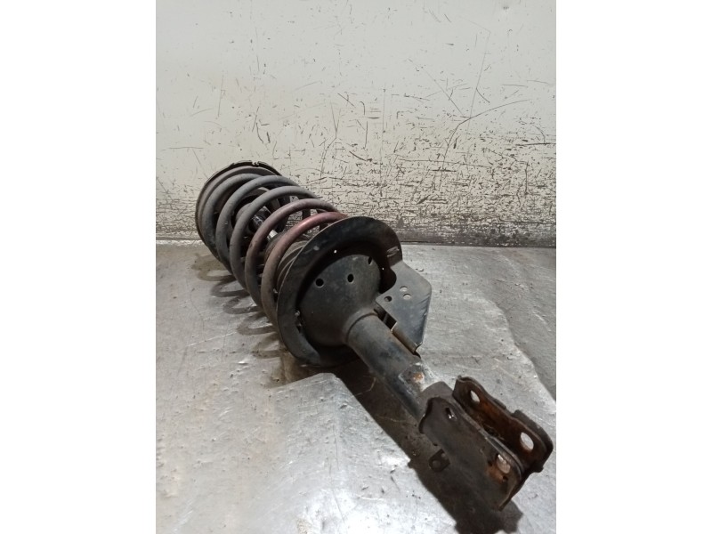 Recambio de amortiguador delantero izquierdo para chrysler voyager ii (es) 2.5 td referencia OEM IAM   