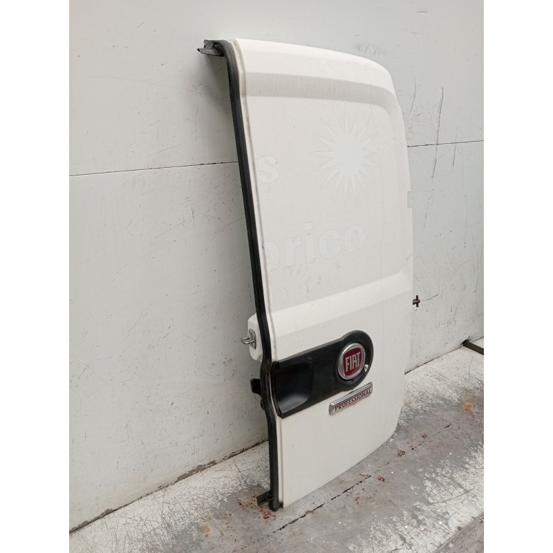 Recambio de puerta trasera derecha para fiat doblo cargo (263_) 1.3 d multijet (263wxu1a) referencia OEM IAM   
