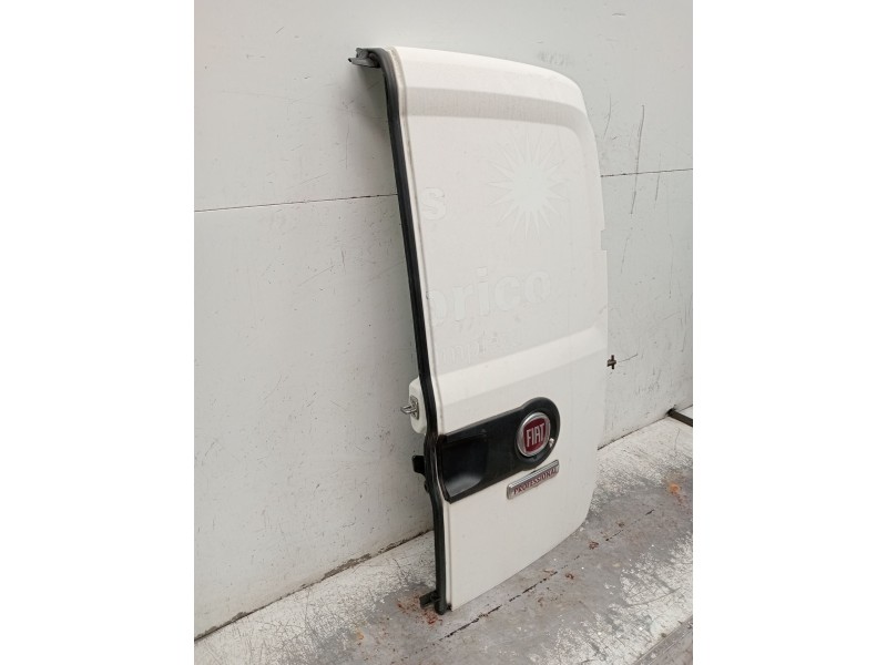 Recambio de puerta trasera derecha para fiat doblo cargo (263_) 1.3 d multijet (263wxu1a) referencia OEM IAM   