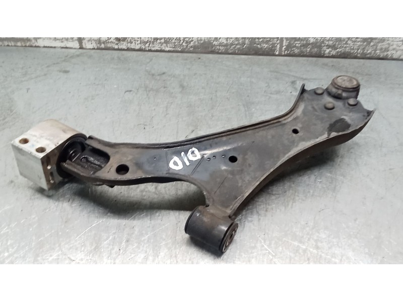 Recambio de brazo suspension inferior delantero derecho para chevrolet captiva (c100, c140) 2.0 d 4wd referencia OEM IAM 9681916