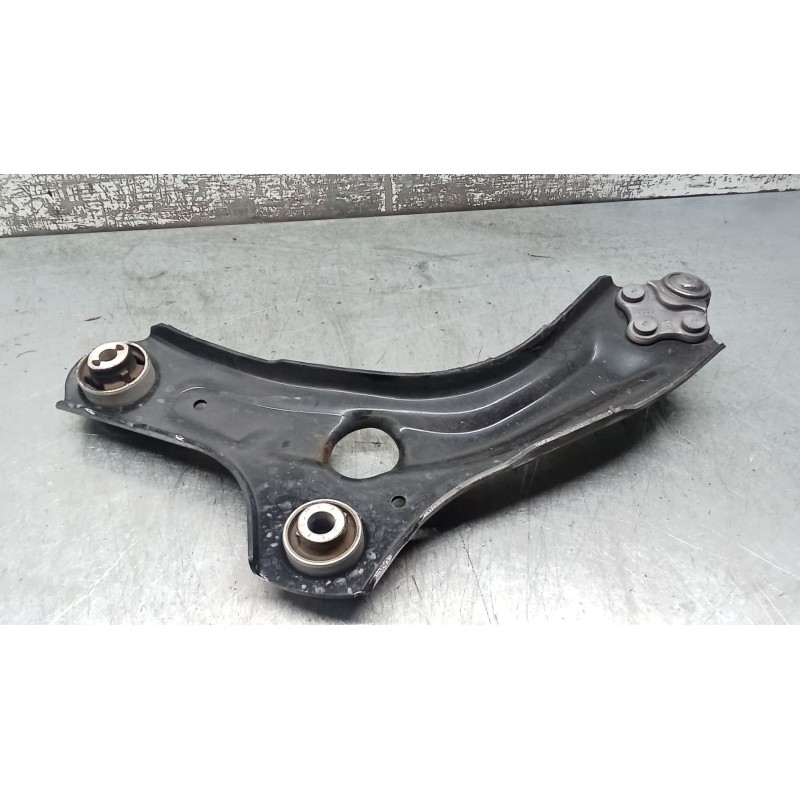 Recambio de brazo suspension inferior delantero derecho para renault captur iii captur e-tech hybrid referencia OEM IAM 54500957