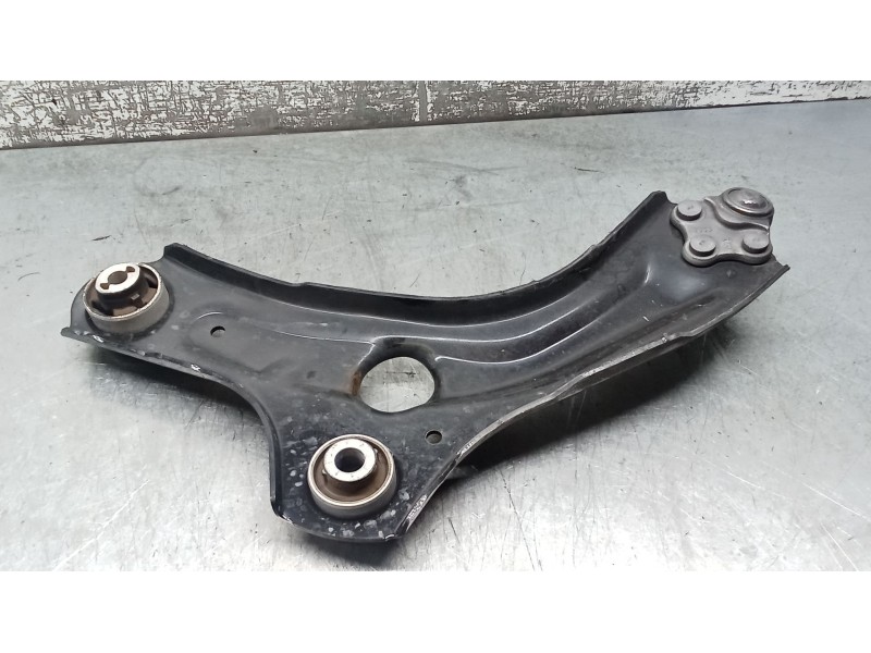 Recambio de brazo suspension inferior delantero derecho para renault captur iii captur e-tech hybrid referencia OEM IAM 54500957