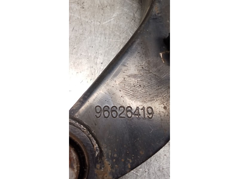 Recambio de brazo suspension superior trasero izquierdo para chevrolet captiva (c100, c140) 2.0 d 4wd referencia OEM IAM 9662641