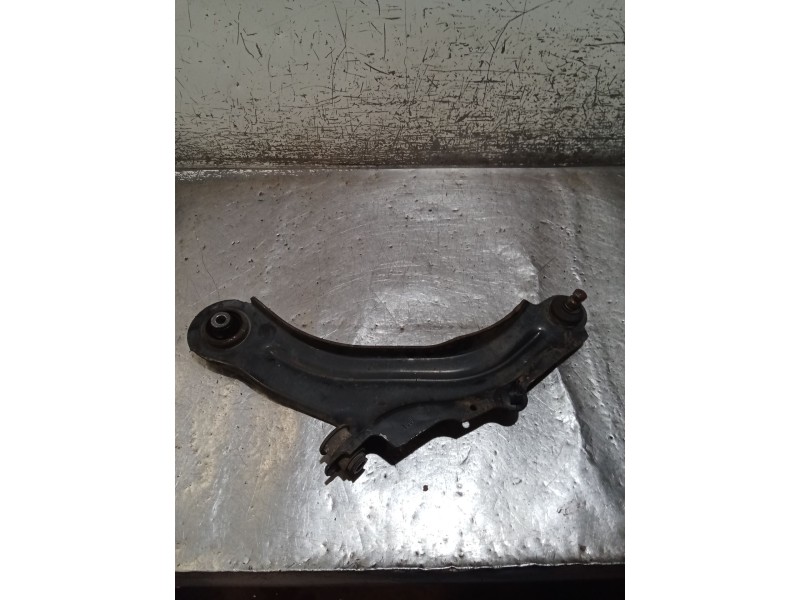 Recambio de brazo suspension inferior delantero izquierdo para renault megane ii (bm0/1_, cm0/1_) 1.9 dci (bm0g, cm0g) referenci