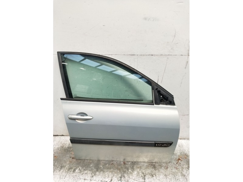 Recambio de puerta delantera derecha para renault megane ii (bm0/1_, cm0/1_) 1.9 dci (bm0g, cm0g) referencia OEM IAM  5P 2003