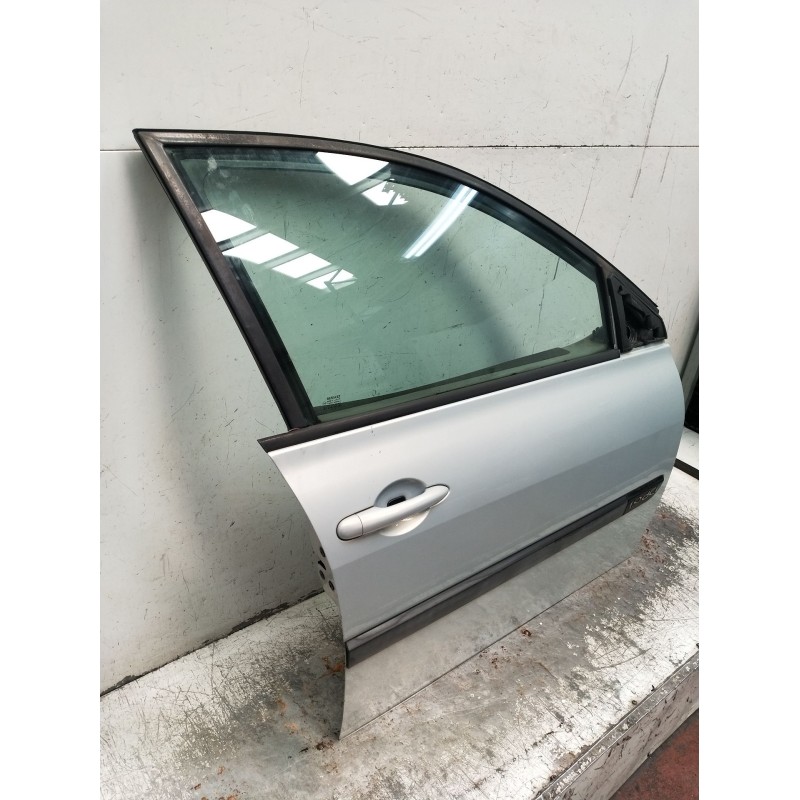 Recambio de puerta delantera derecha para renault megane ii (bm0/1_, cm0/1_) 1.9 dci (bm0g, cm0g) referencia OEM IAM  5P 2003