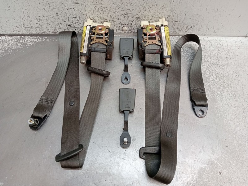 Recambio de juego cinturones delantero para fiat punto (188_) 1.2 60 (188.030, .050, .130, .150, .230, .250) referencia OEM IAM 