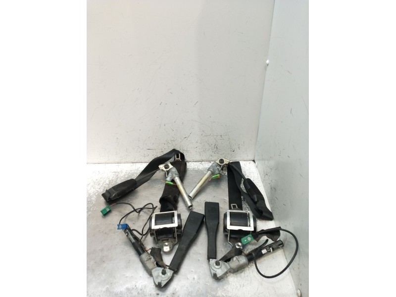 Recambio de juego cinturones delantero para opel corsa d (s07) 1.4 (l08, l68) referencia OEM IAM  5P 2006