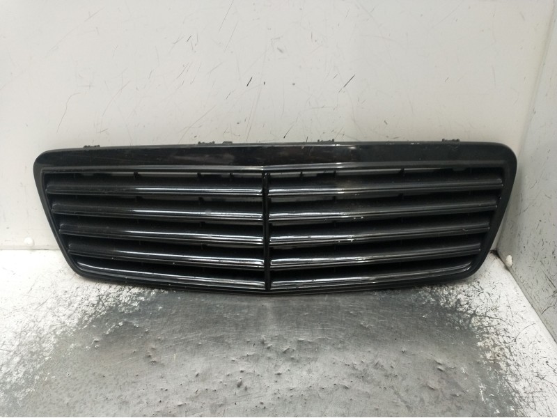 Recambio de rejilla delantera para mercedes-benz clk (c208) clk 320 (208.365) referencia OEM IAM   1997