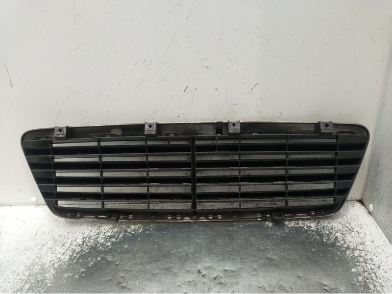 Recambio de rejilla delantera para mercedes-benz clk (c208) clk 320 (208.365) referencia OEM IAM   1997