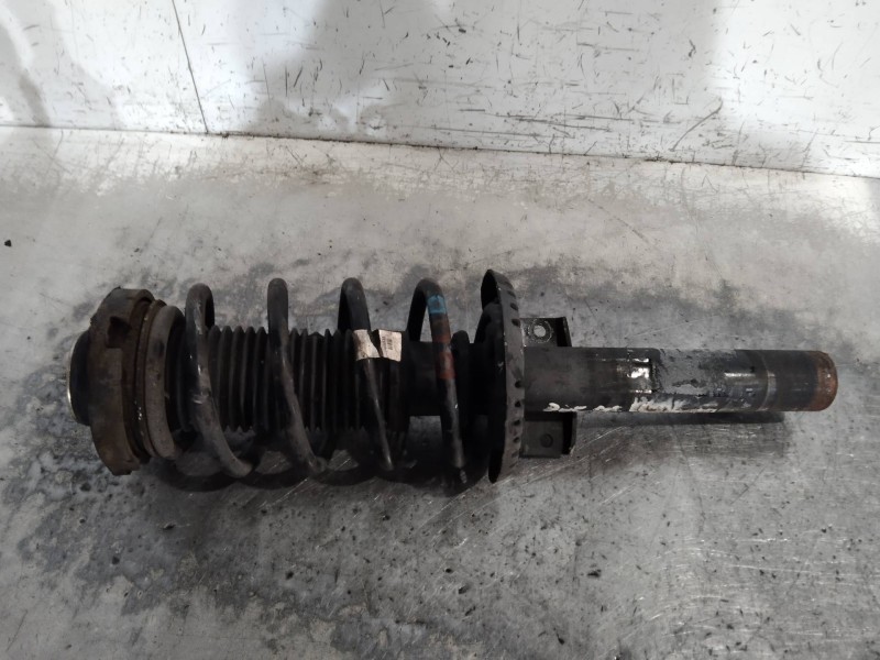 Recambio de amortiguador delantero derecho para volkswagen fox (5z1) básico referencia OEM IAM   