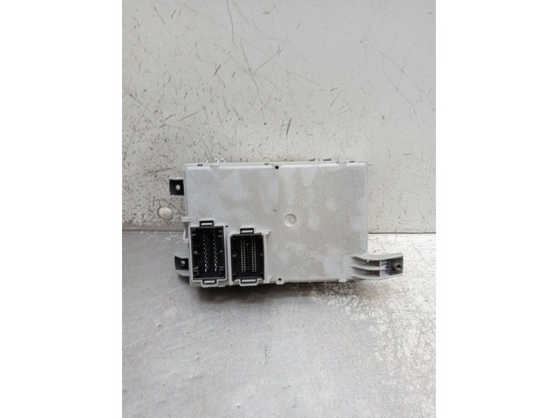 Recambio de caja reles / fusibles para fiat doblo cargo (263_) 1.3 d multijet (263wxu1a) referencia OEM IAM   