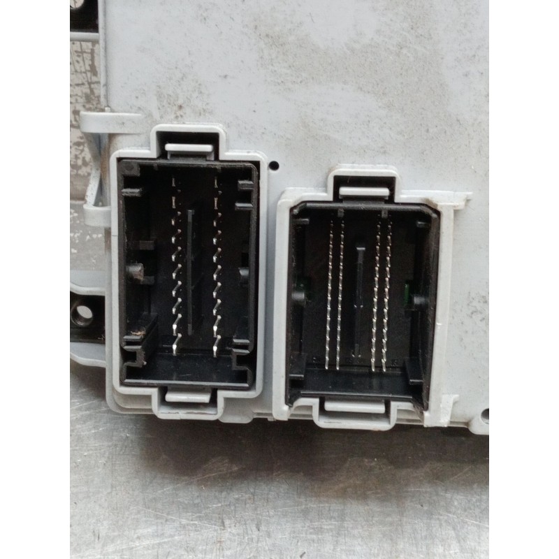 Recambio de caja reles / fusibles para fiat doblo cargo (263_) 1.3 d multijet (263wxu1a) referencia OEM IAM   