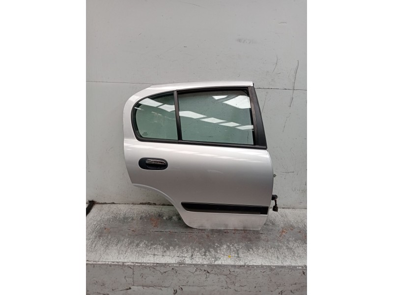 Recambio de puerta trasera derecha para nissan almera ii hatchback (n16) 2.2 di referencia OEM IAM   