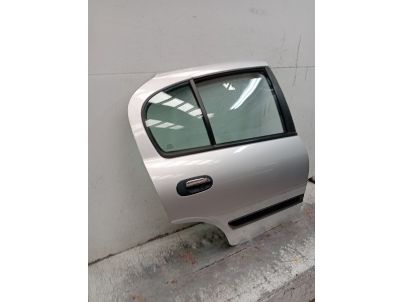 Recambio de puerta trasera derecha para nissan almera ii hatchback (n16) 2.2 di referencia OEM IAM   
