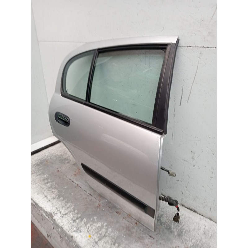Recambio de puerta trasera derecha para nissan almera ii hatchback (n16) 2.2 di referencia OEM IAM   