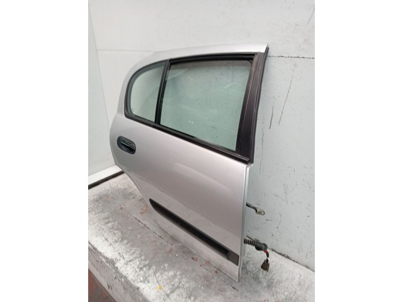 Recambio de puerta trasera derecha para nissan almera ii hatchback (n16) 2.2 di referencia OEM IAM   