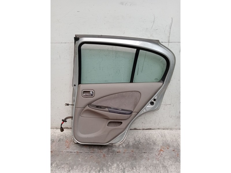 Recambio de puerta trasera derecha para nissan almera ii hatchback (n16) 2.2 di referencia OEM IAM   