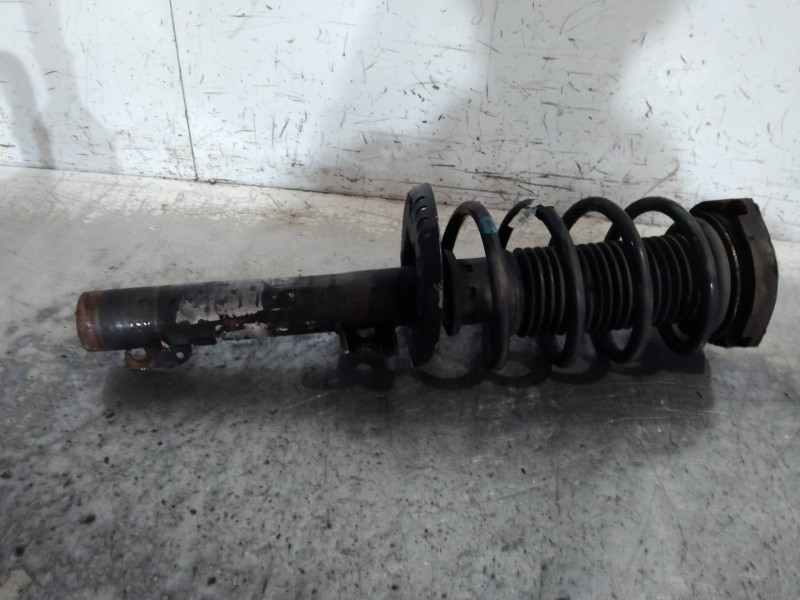 Recambio de amortiguador delantero derecho para volkswagen fox (5z1) básico referencia OEM IAM   