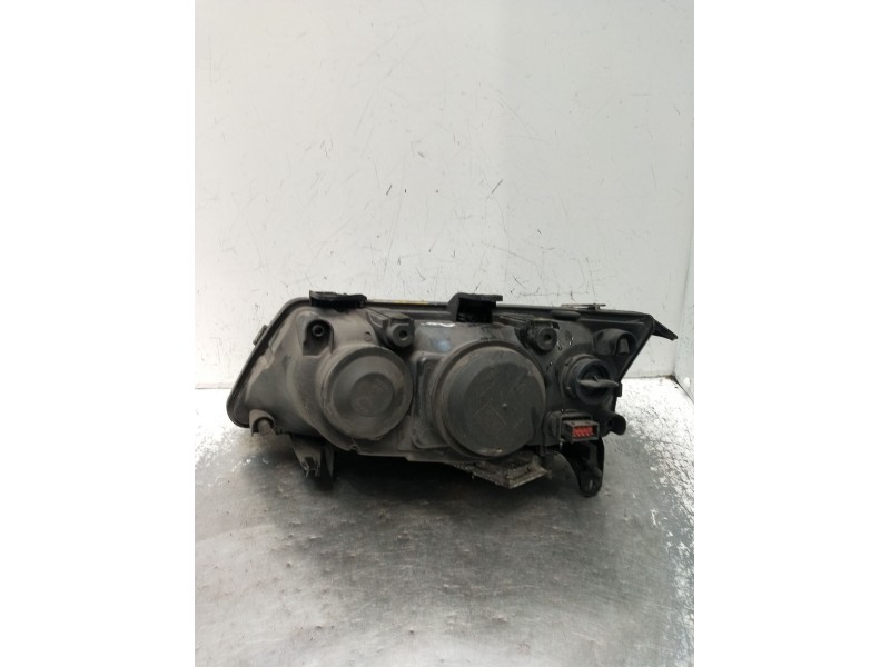 Recambio de faro derecho para saab 9-3 station wagon (e50) 2.0 t referencia OEM IAM 5DV00829000 XENON ESTA PARA PULIR 2005