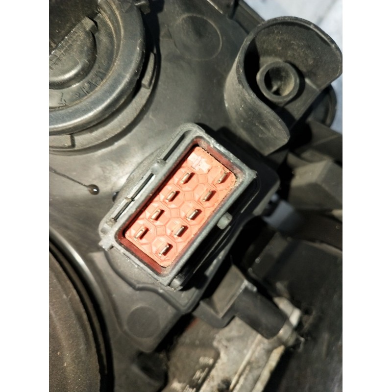 Recambio de faro derecho para saab 9-3 station wagon (e50) 2.0 t referencia OEM IAM 5DV00829000 XENON ESTA PARA PULIR 2005