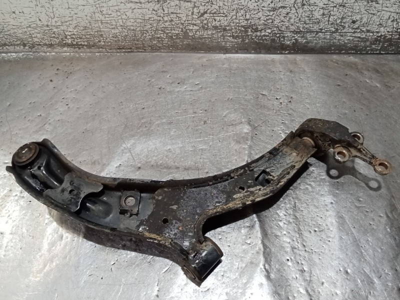 Recambio de brazo suspension inferior delantero izquierdo para nissan almera ii hatchback (n16) 2.2 di referencia OEM IAM   