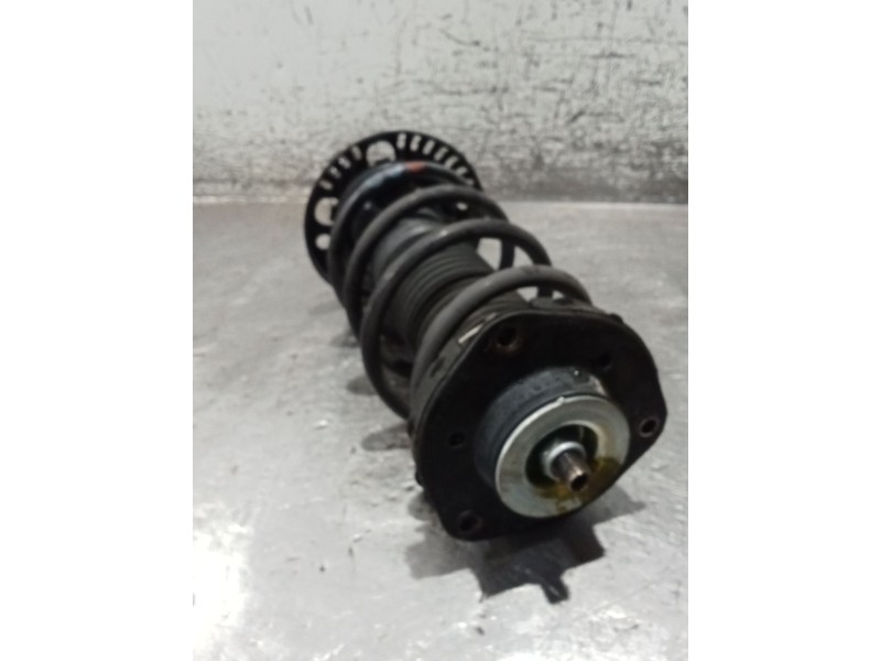 Recambio de amortiguador delantero izquierdo para volkswagen polo iv (9n_, 9a_) 1.4 tdi referencia OEM IAM 6Q0413031CE  05