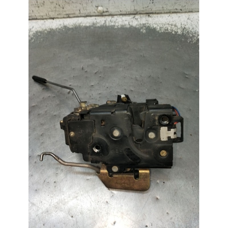 Recambio de motor cierre centralizado delantero izquierdo para audi allroad c5 (4bh) 2.5 tdi quattro referencia OEM IAM  5P 2000