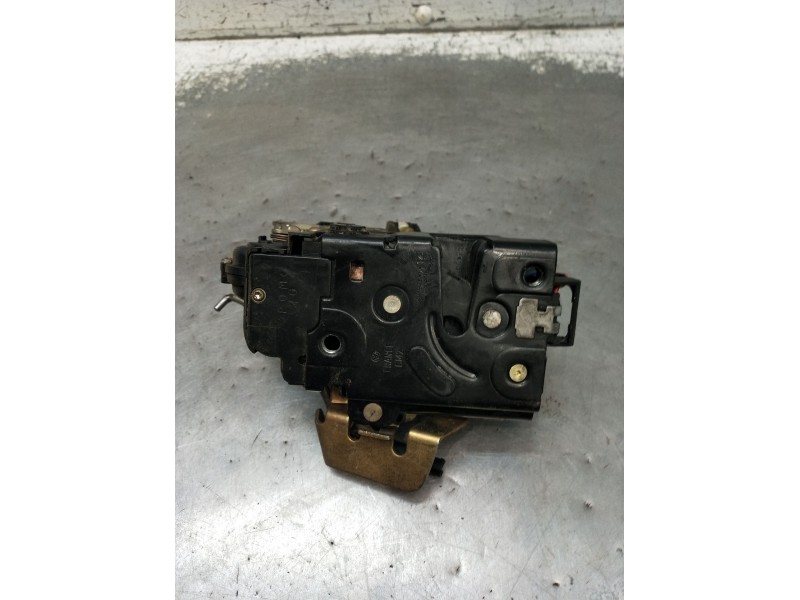 Recambio de motor cierre centralizado trasero izquierdo para audi allroad c5 (4bh) 2.5 tdi quattro referencia OEM IAM  5P 2000