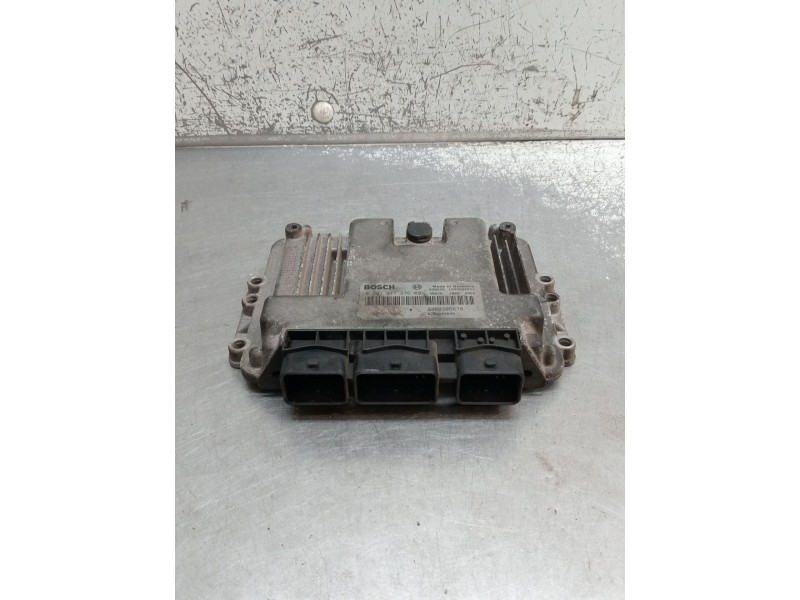 Recambio de centralita motor uce para renault megane ii (bm0/1_, cm0/1_) 1.9 dci (bm0g, cm0g) referencia OEM IAM 0281011276 8200