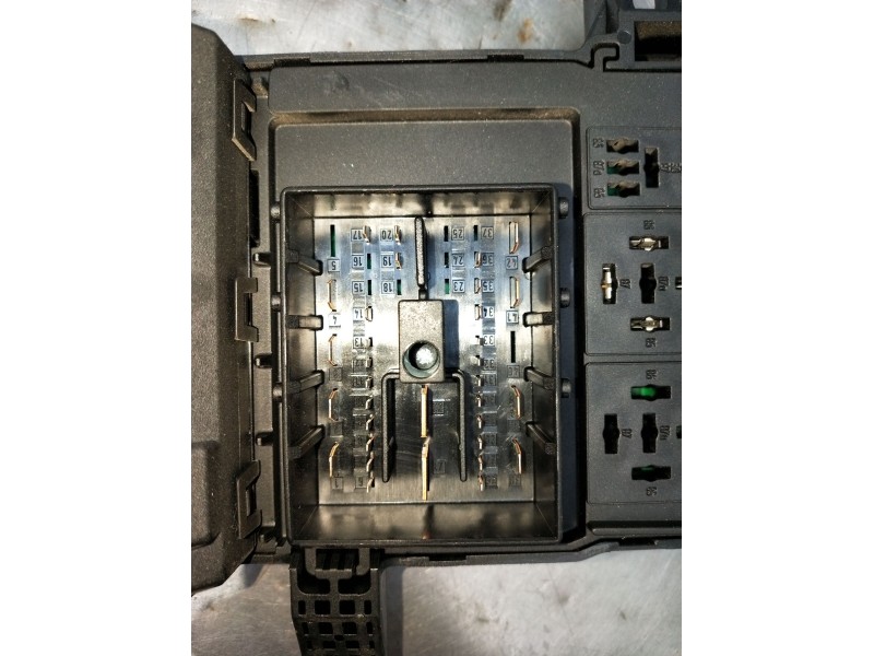 Recambio de caja reles / fusibles para saab 9-3 station wagon (e50) 2.0 t referencia OEM IAM 12760595 SC718810500 2005