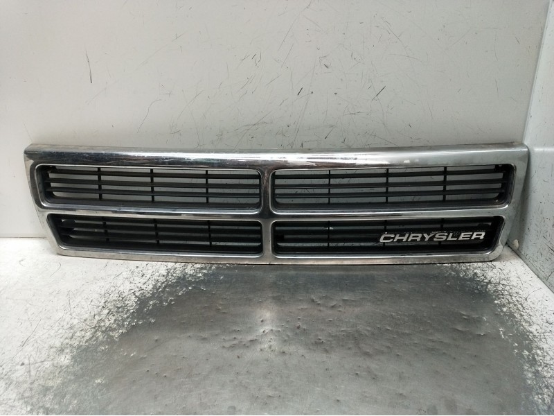 Recambio de rejilla delantera para chrysler voyager ii (es) 2.5 td referencia OEM IAM   1991