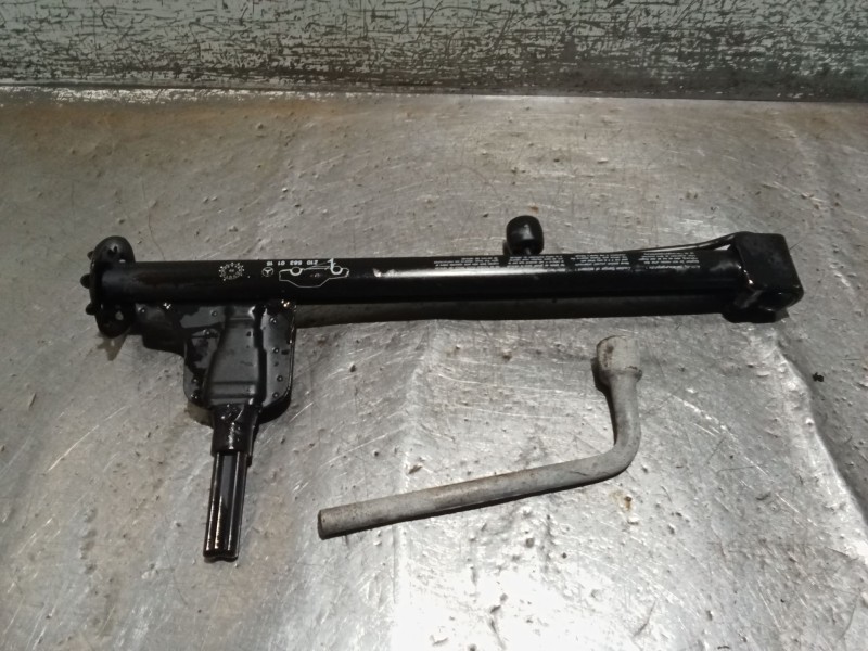 Recambio de gato para mercedes-benz clase e t-model (s210) e 320 t cdi (210.226) referencia OEM IAM 2105830115  