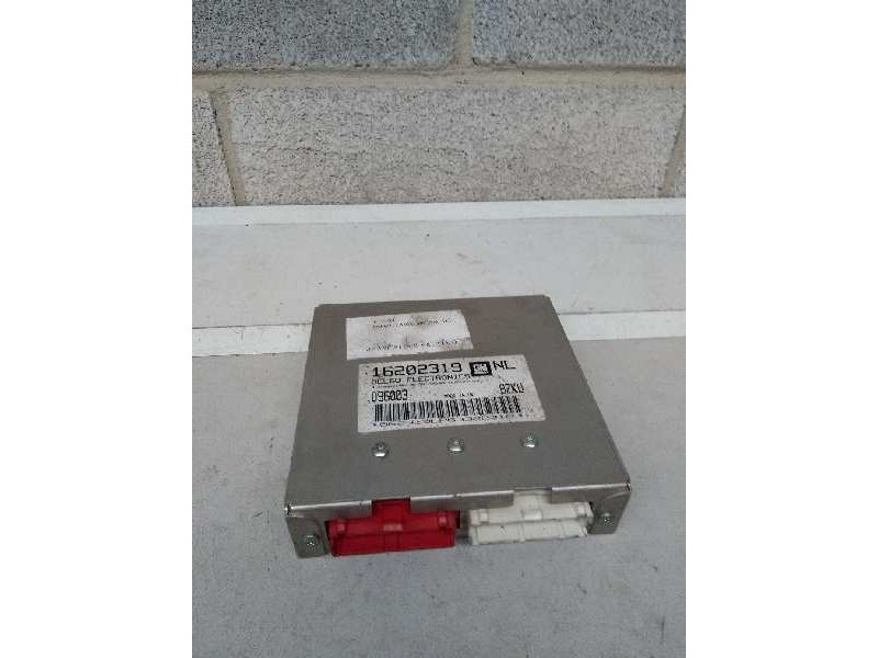 Recambio de centralita motor uce para opel vectra b berlina 1.6 16v referencia OEM IAM 16202319 D96003 NL BZKU