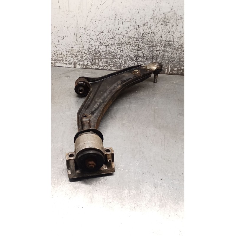 Recambio de brazo suspension inferior delantero izquierdo para land rover freelander i (l314) 2.0 td4 4x4 referencia OEM IAM   0