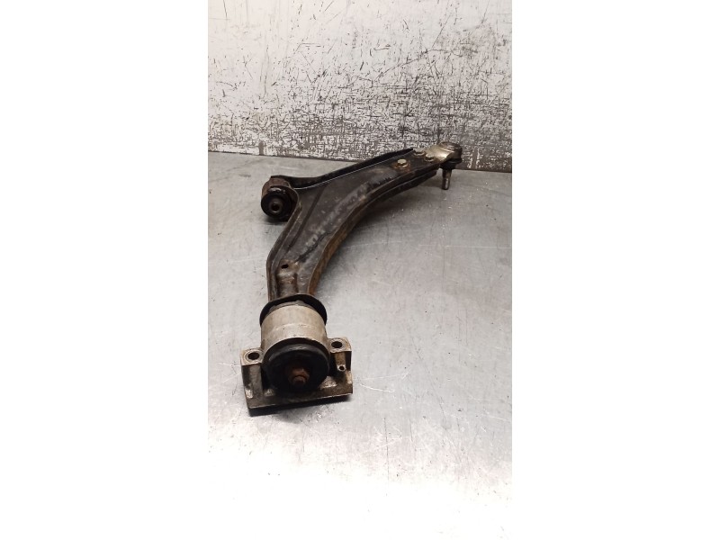 Recambio de brazo suspension inferior delantero izquierdo para land rover freelander i (l314) 2.0 td4 4x4 referencia OEM IAM   0
