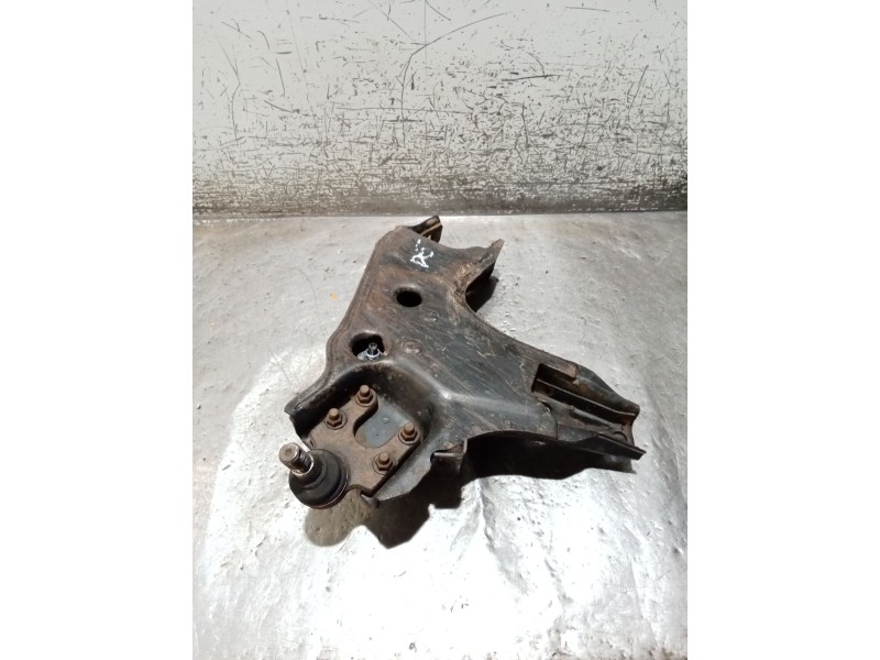 Recambio de brazo suspension inferior delantero derecho para nissan terrano ii (r20) 2.7 td 4wd referencia OEM IAM   00