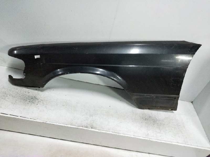Recambio de aleta delantera izquierda para mercedes clase s (w126) berlina+coupe 5.6 v8 cat referencia OEM IAM   