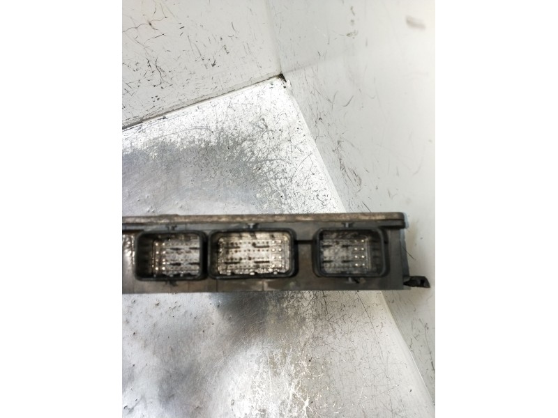 Recambio de centralita motor uce para renault kangoo (kc0/1_) 1.5 dci referencia OEM IAM R0410B037C 84490617 2001