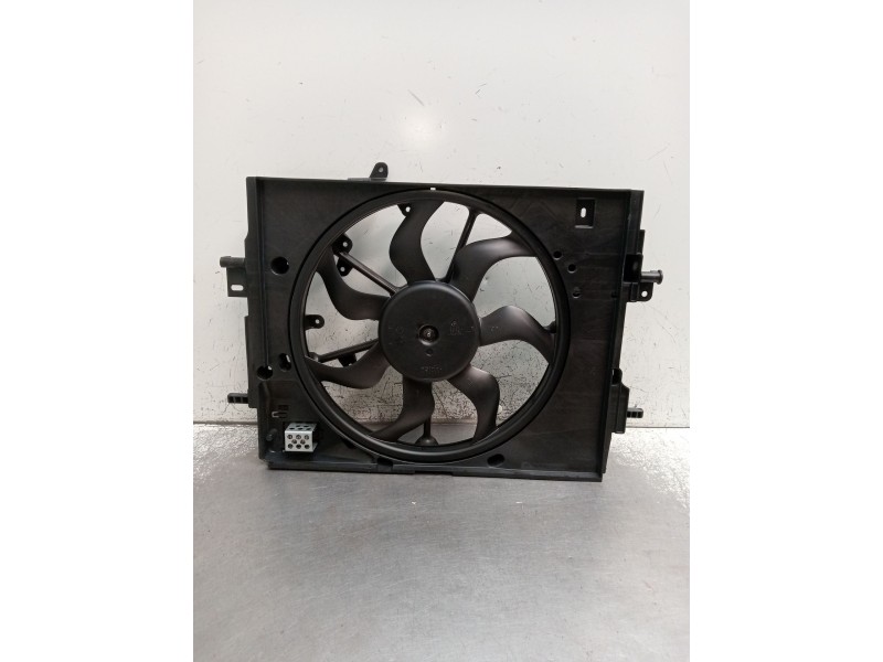 Recambio de electroventilador para renault captur iii captur e-tech hybrid referencia OEM IAM   