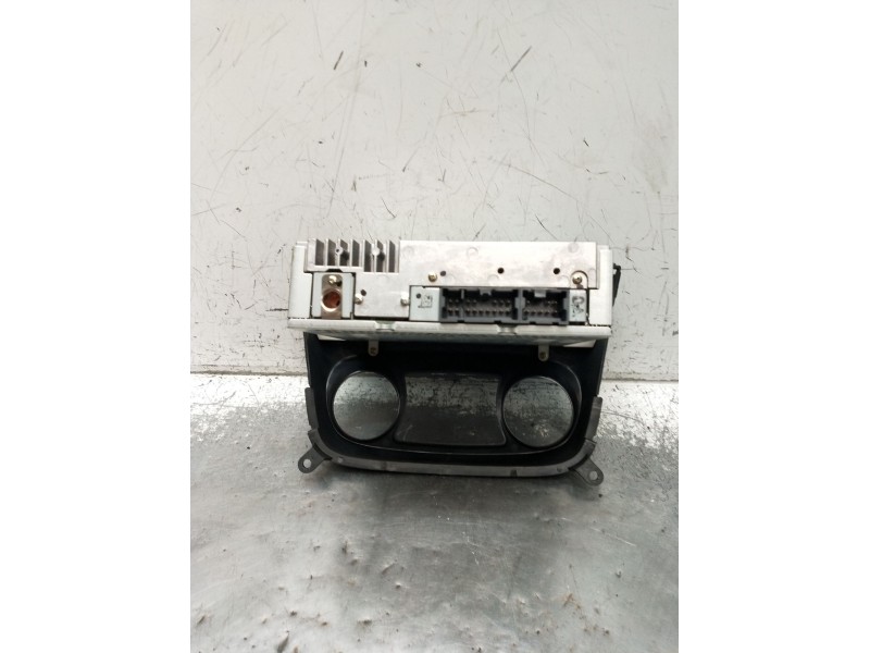Recambio de sistema audio / radio cd para nissan almera ii hatchback (n16) 2.2 di referencia OEM IAM 28185BN321 PN2424M 2000